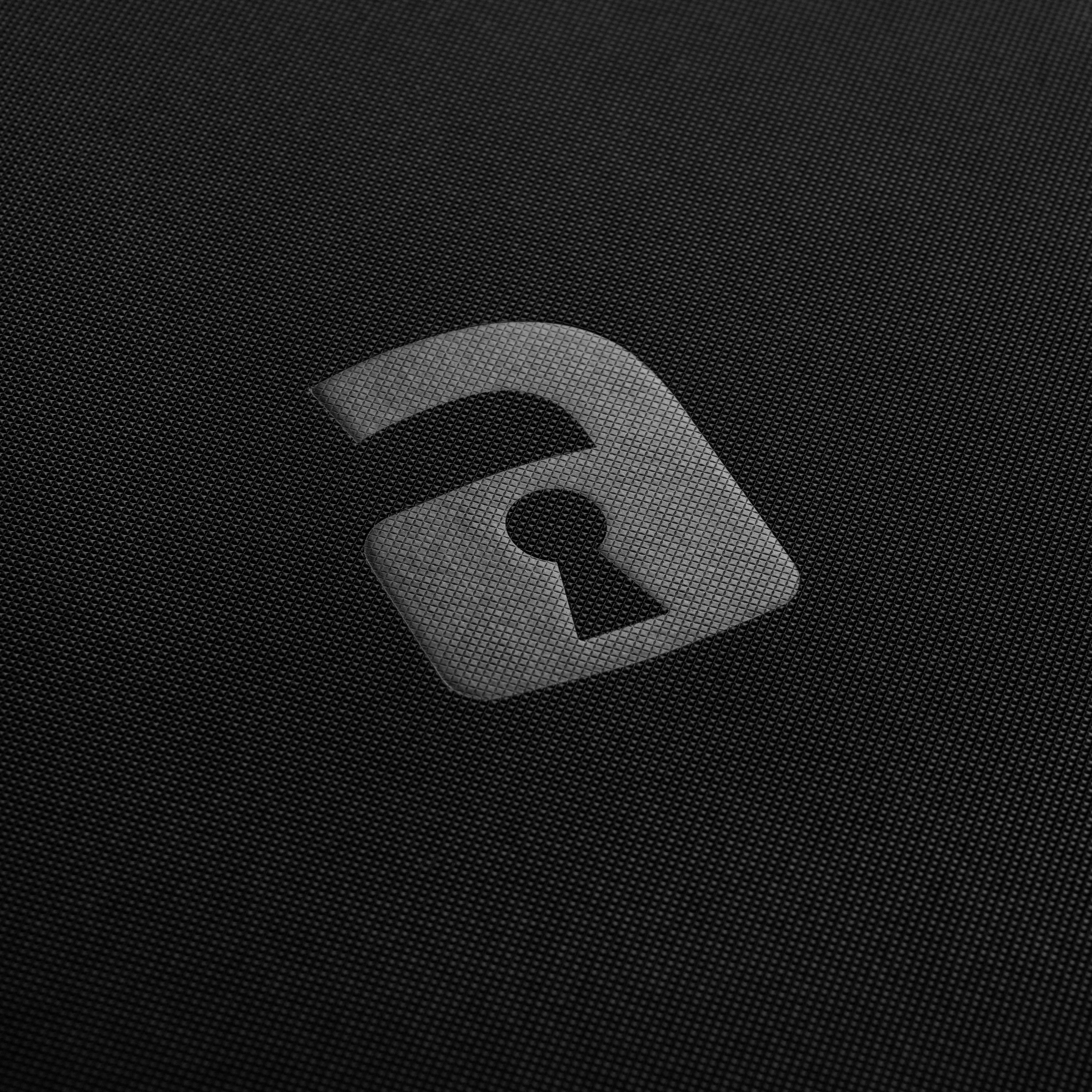 Epics Vault X Premium 9-Pocket eXo-Tec® Zip Binder